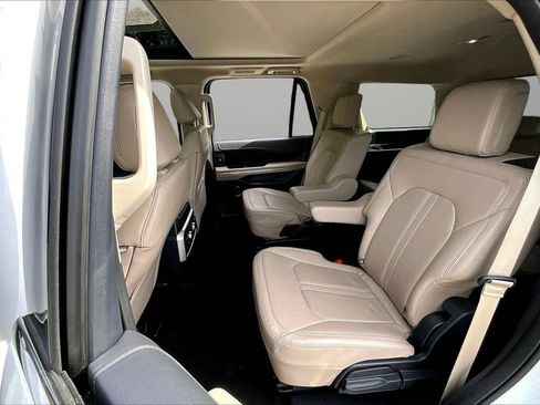 Used 2024 Ford Expedition Limited AWD/4WD image 23