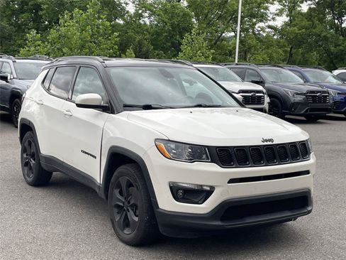 Used 2019 Jeep Compass Latitude AWD/4WD image 4