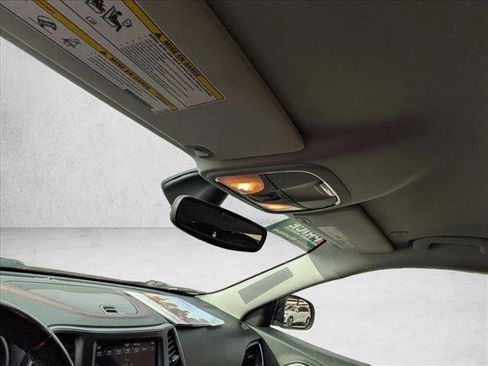 Used 2020 Jeep Cherokee Trailhawk w/ Cold Weather Group image 20