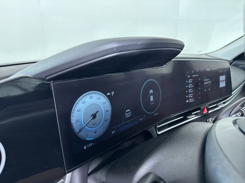 Used 2023 Hyundai Elantra SEL w/ Convenience Package image 30