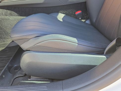 New 2025 Mercedes-Benz E 350 4MATIC Sedan image 17