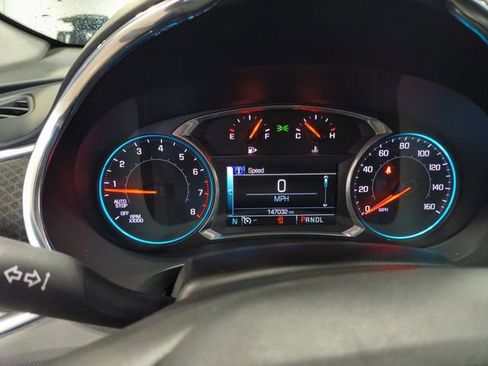 Used 2017 Chevrolet Malibu LT image 7