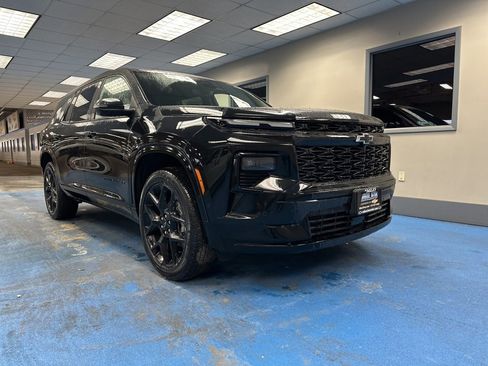 New 2026 Chevrolet Traverse RS w/ LPO, Floor Liner Package image 1