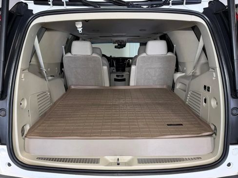 Used 2019 Cadillac Escalade Luxury AWD/4WD image 13