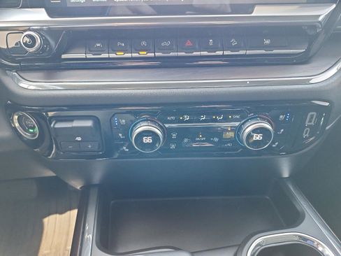 Used 2024 GMC Sierra 1500 SLT w/ SLT Premium Plus Package image 19