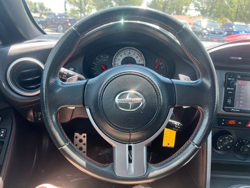 Used 2015 Scion FR-S RWD image 12
