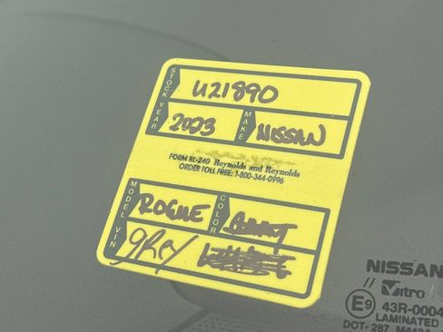Used 2023 Nissan Rogue SV w/ SV Premium B Package FWD image 3