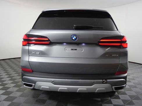 New 2026 BMW X5 xDrive50e image 4