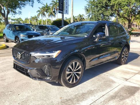 Certified 2025 Volvo XC60 B5 Core AWD/4WD image 3