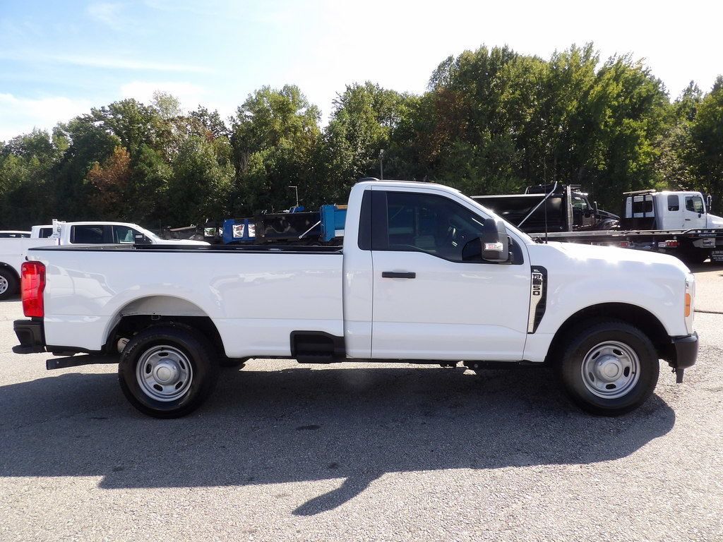 Used 2023 Ford F250 XL RWD image 9