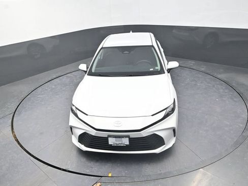 Used 2025 Toyota Camry LE image 12