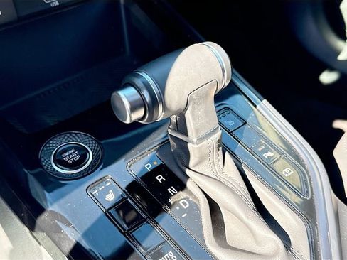 Used 2023 Kia Niro EX Touring image 20