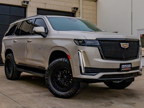 Used 2021 Cadillac Escalade Sport AWD/4WD image 2