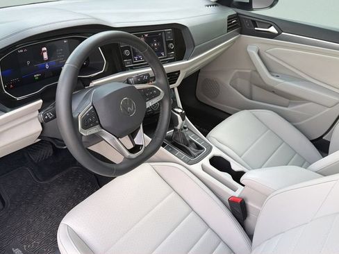 Certified 2024 Volkswagen Jetta SE w/ Panoramic Sunroof Package FWD image 32