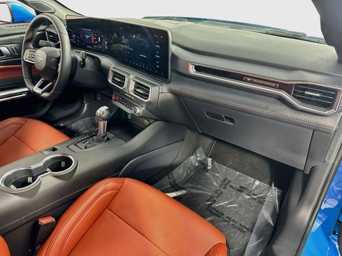 Used 2025 Ford Mustang Premium RWD image 27