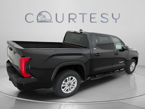 Used 2025 Toyota Tundra SR5 w/ SR5 Convenience Package RWD image 13