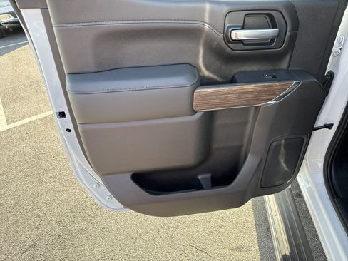 Used 2021 Chevrolet Silverado 1500 High Country w/ Technology Package image 22