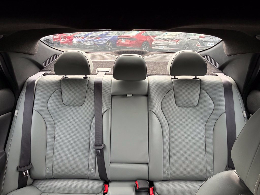 Used 2025 Hyundai Elantra Limited w/ Cargo Package FWD image 13