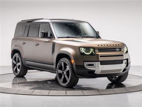 Used 2023 Land Rover Defender 110 SE image 7