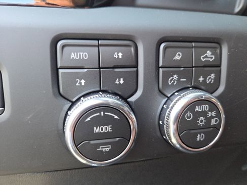 New 2026 GMC Sierra 2500 Denali Ultimate w/ LPO, Black Badging Package image 33