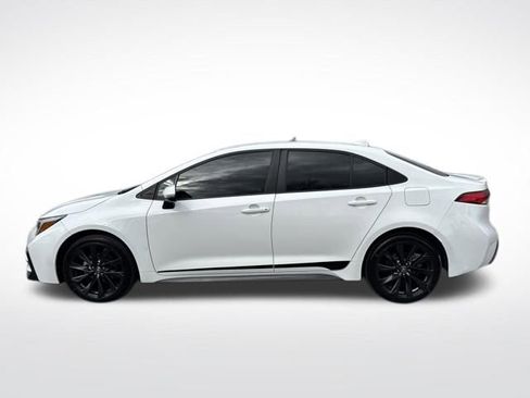 Used 2024 Toyota Corolla SE image 2