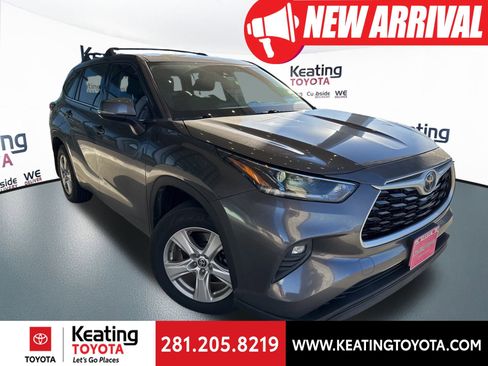 Used 2021 Toyota Highlander LE image 1