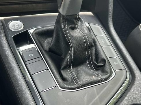 Used 2024 Volkswagen Tiguan SE R-Line FWD image 29