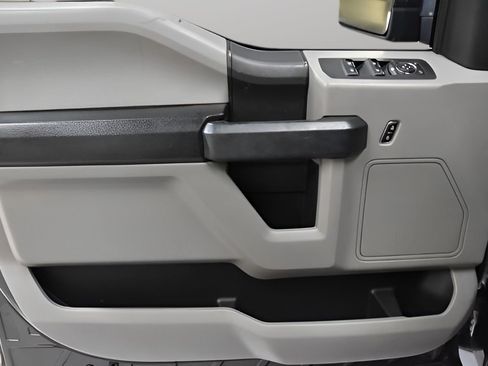 Used 2018 Ford F150 XL w/ Equipment Group 101A Mid image 12