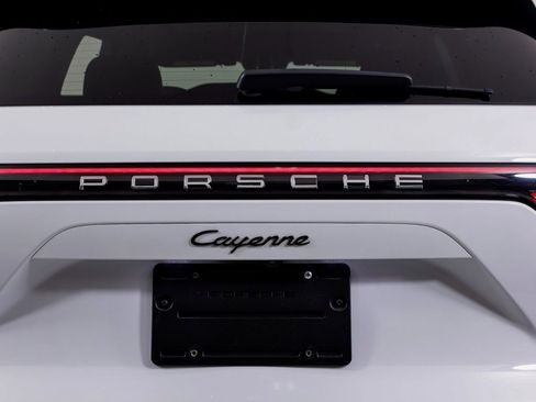 Certified 2022 Porsche Cayenne image 13
