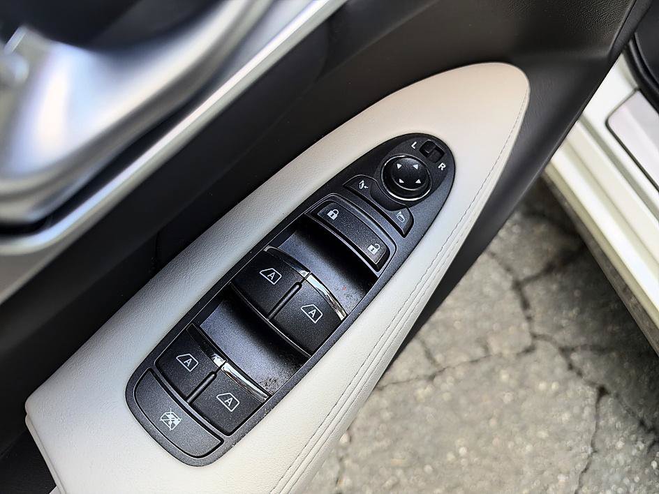 Certified 2018 INFINITI Q70 L 3.7 AWD/4WD image 10