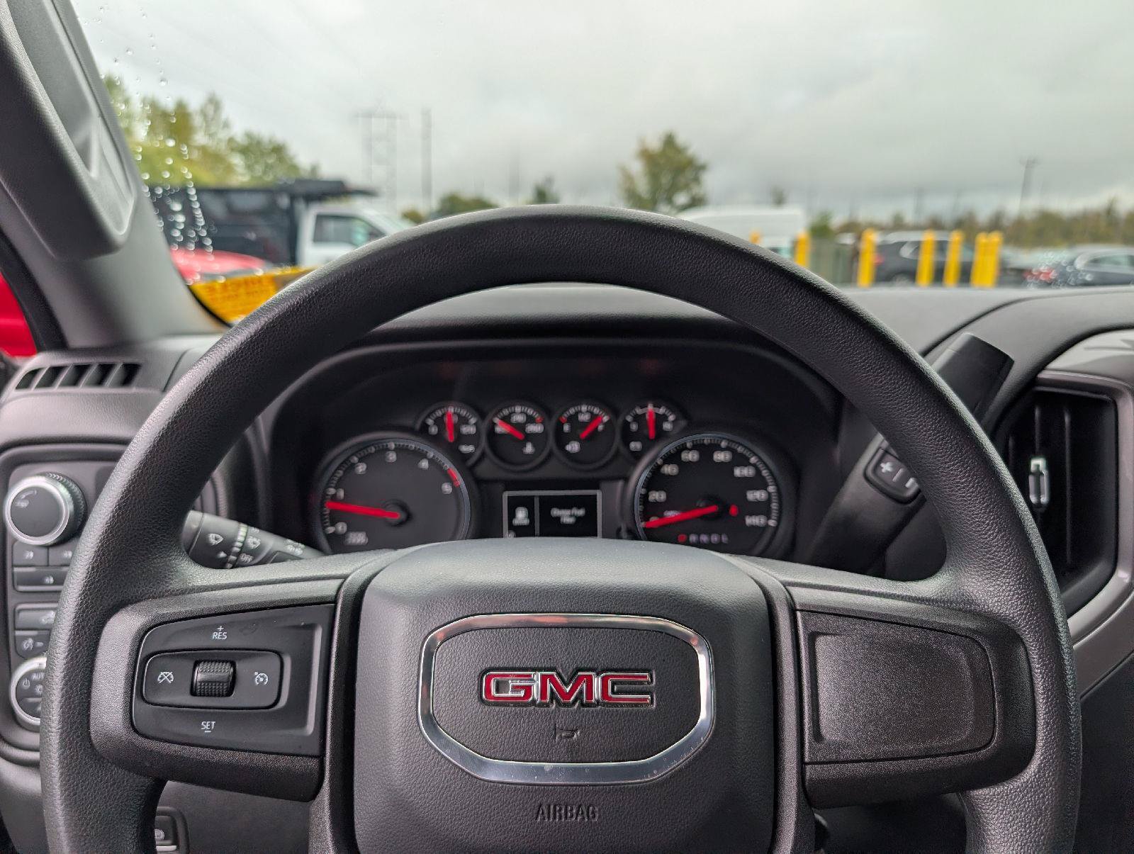 Used 2020 GMC Sierra 2500 4x4 Crew Cab w/ Convenience Package image 11