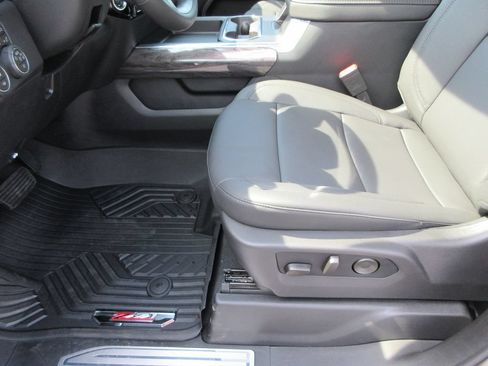 New 2026 Chevrolet Silverado 3500 LTZ w/ LTZ Plus Package AWD/4WD image 25