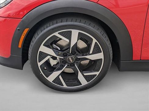 Certified 2025 MINI Cooper S image 22
