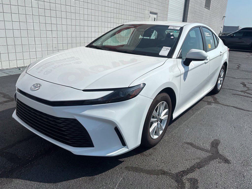 Used 2025 Toyota Camry LE w/ Convenience Package FWD image 1