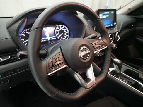 Used 2025 Nissan Sentra SV w/ All-Weather Package FWD image 8