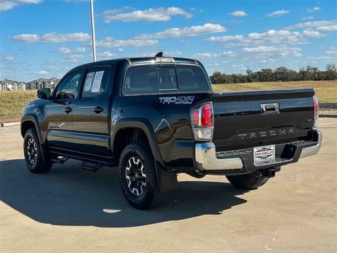 Used 2021 Toyota Tacoma TRD Off-Road image 5