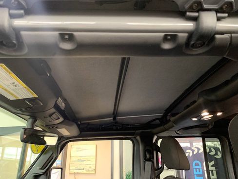 Used 2023 Jeep Wrangler Unlimited w/ Cold Weather Group AWD/4WD image 19