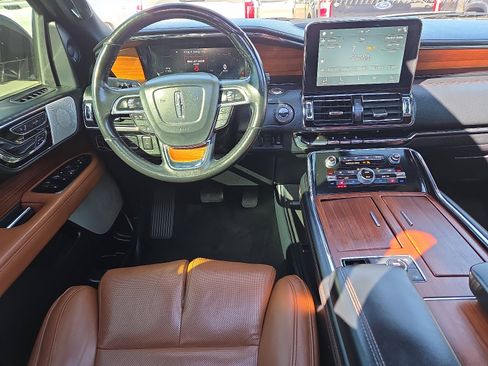 Used 2019 Lincoln Navigator L Reserve image 9