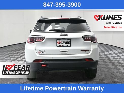 Used 2025 Jeep Compass Trailhawk AWD/4WD image 8