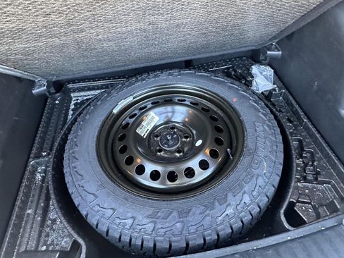 Used 2025 Jeep Compass Trailhawk image 41