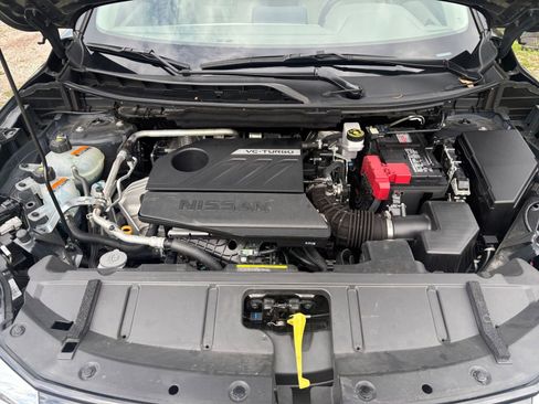 Used 2025 Nissan Rogue SV FWD image 34