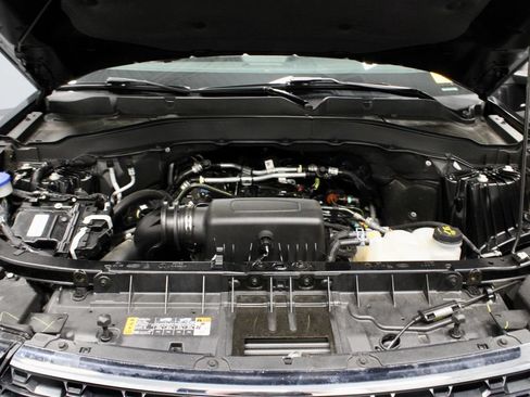 Certified 2023 Ford Explorer XLT w/ Equipment Group 202A AWD/4WD image 18