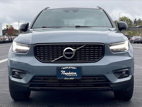 Used 2021 Volvo XC40 T5 R-Design w/ Climate Package image 3
