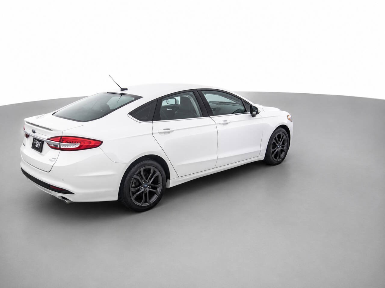 Used 2018 Ford Fusion SE w/ Equipment Group 201A FWD image 5