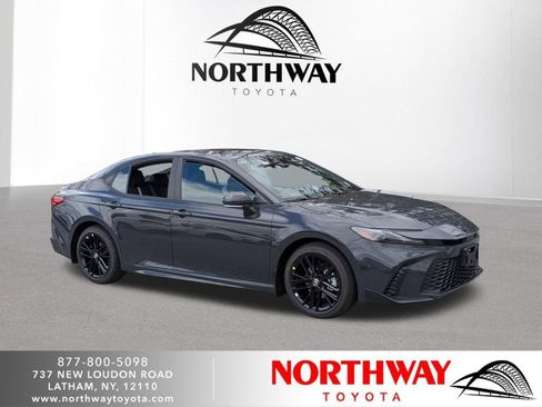 New 2026 Toyota Camry SE FWD image 1