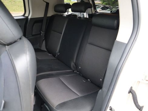 Used 2010 Toyota FJ Cruiser 4WD image 11