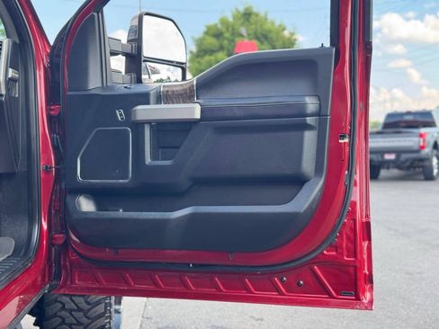 Used 2017 Ford F250 Lariat w/ Lariat Ultimate Package AWD/4WD image 39