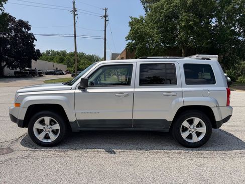 Used 2011 Jeep Patriot Latitude AWD/4WD image 8