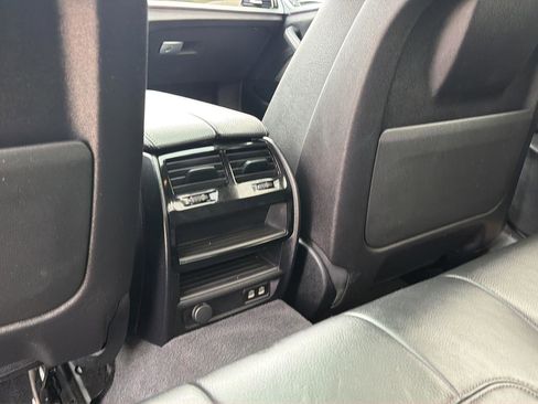 Used 2023 BMW 530i xDrive w/ Premium Package image 26