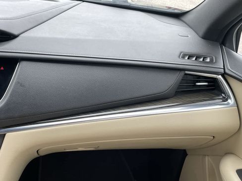 Used 2018 Cadillac XT5 FWD w/ LPO, Wheel Lock Package image 16